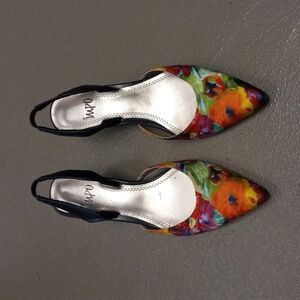 SUPER CUTE Impo Floral, Sling Back, Pointed Toe, Kitten Heels
